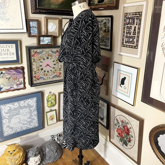 80s Vintage Pellini Black and White Long Sleeve Pleated Bust Midi Dress 11/12 - Picture 4 of 5